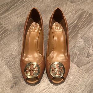 Size 8 Tory Burch Kara Wedge Pump Color Brown